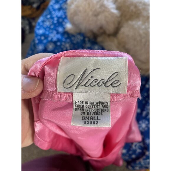 ⭐ 3/$15 Vintage Nicole Small Pink Satin Button Up Cropped PJ Short Set - Picture 7 of 11